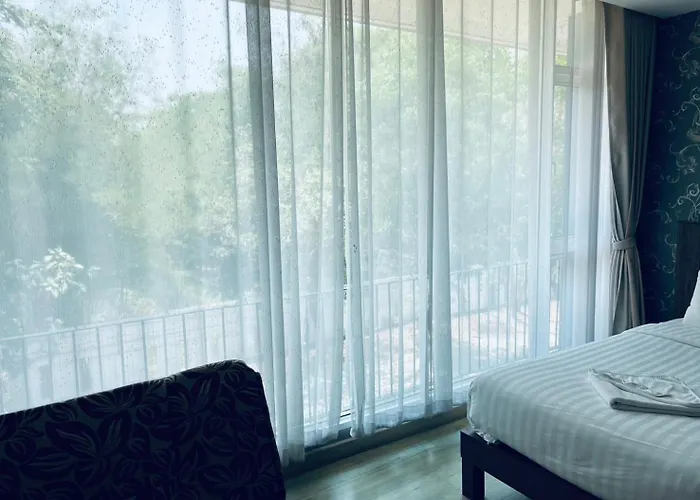 โรงแรม The Canal 3*